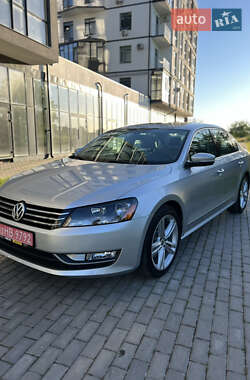 Седан Volkswagen Passat 2015 в Ровно