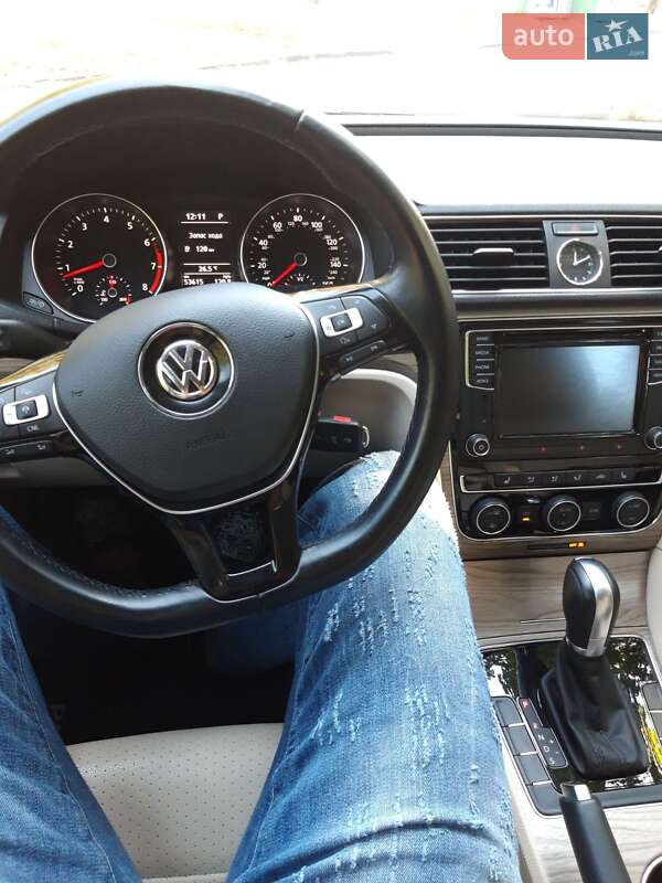 Седан Volkswagen Passat 2016 в Харькове