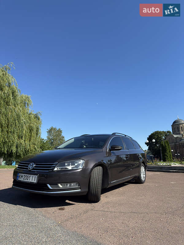 Универсал Volkswagen Passat 2011 в Житомире
