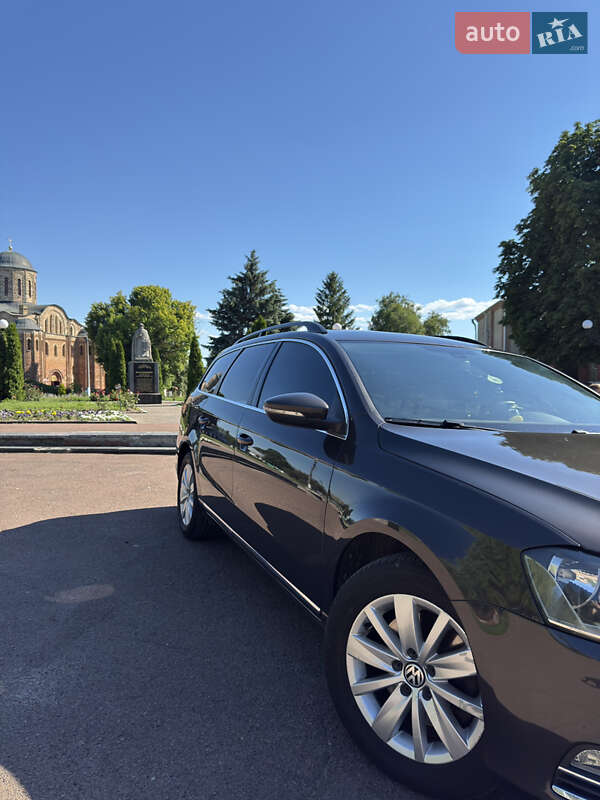 Универсал Volkswagen Passat 2011 в Житомире