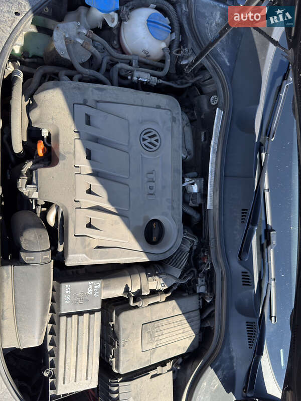 Универсал Volkswagen Passat 2011 в Житомире