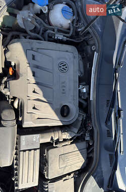 Универсал Volkswagen Passat 2011 в 