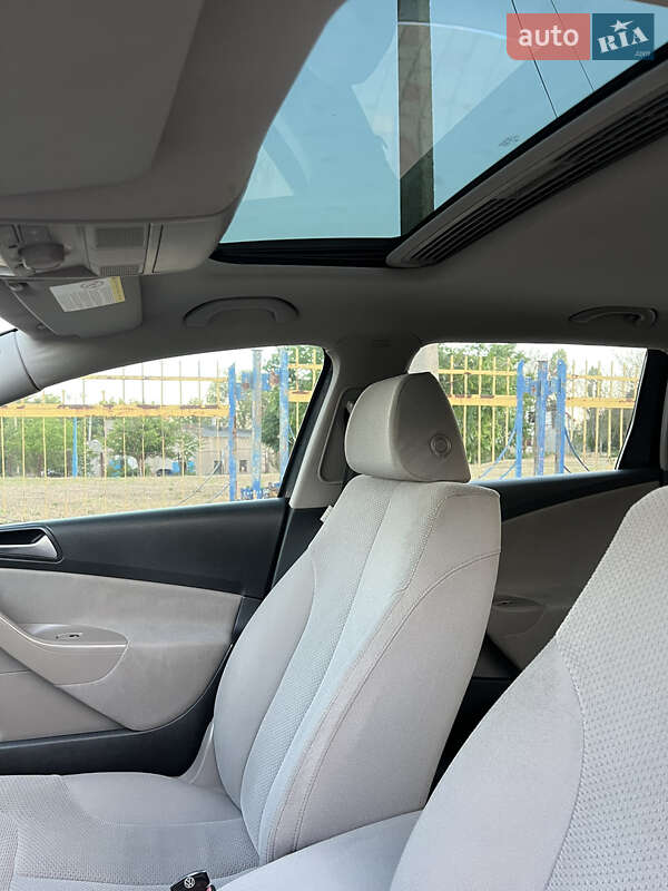 Универсал Volkswagen Passat 2008 в Южном