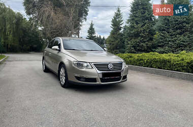 Седан Volkswagen Passat 2006 в Днепре