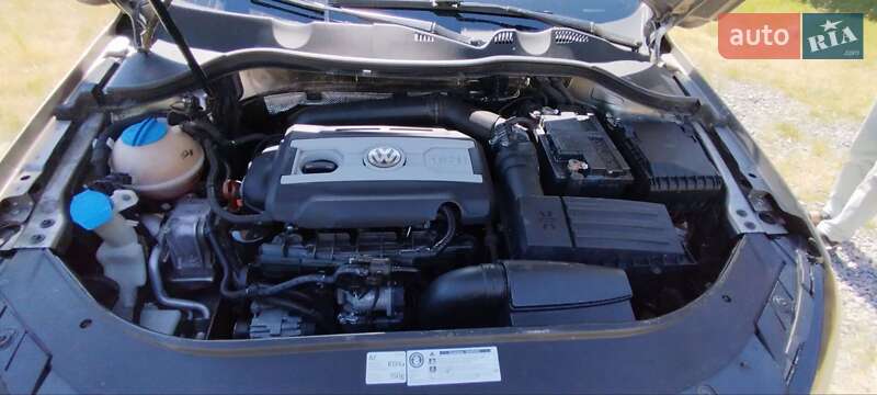 Седан Volkswagen Passat 2012 в Тульчині