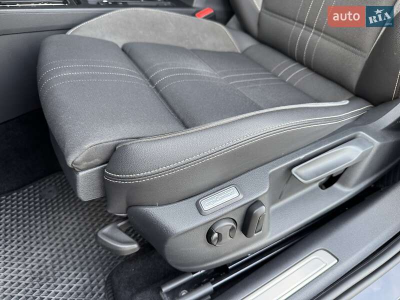 Универсал Volkswagen Passat 2020 в Луцке фото 17 Универсал Volkswagen Passat 2020 в Луцке