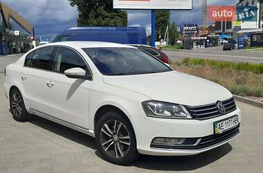 Седан Volkswagen Passat 2012 в Києві