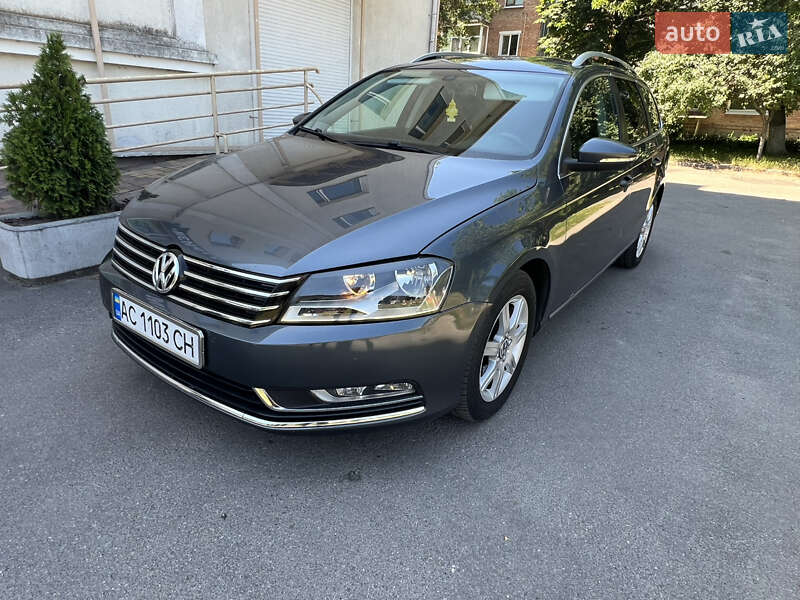 Універсал Volkswagen Passat 2012 в Корсунь-Шевченківському