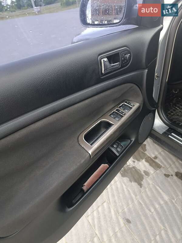 Седан Volkswagen Passat 2002 в Буске