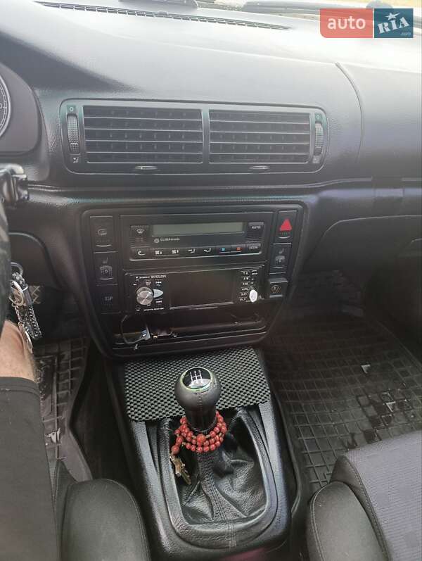 Седан Volkswagen Passat 2002 в Буске