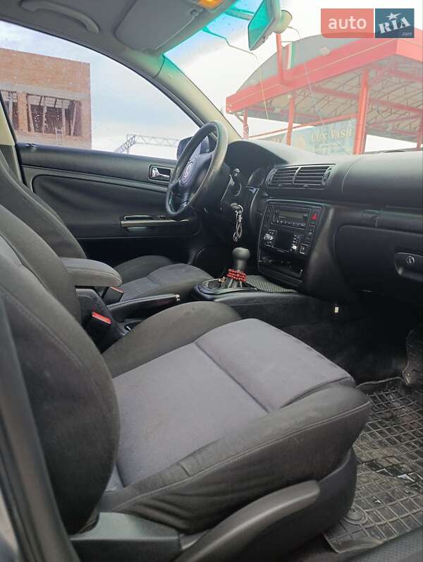 Седан Volkswagen Passat 2002 в Буске