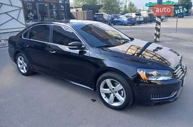 Седан Volkswagen Passat 2012 в Києві