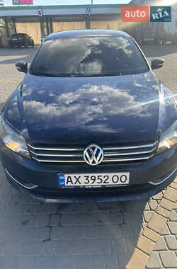 Седан Volkswagen Passat 2013 в Харькове