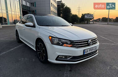 Седан Volkswagen Passat 2015 в Днепре