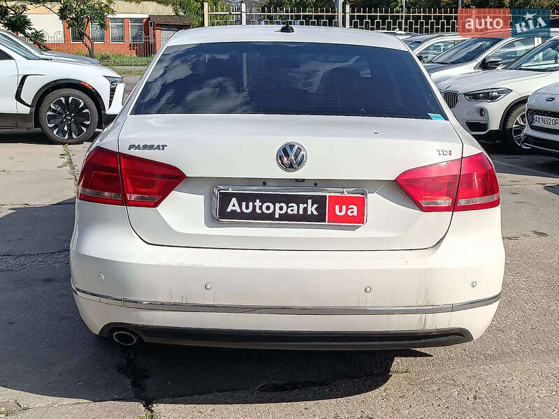 Седан Volkswagen Passat 2015 в Харькове