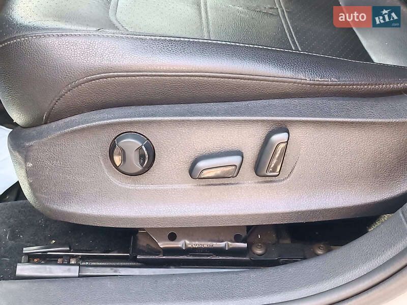 Седан Volkswagen Passat 2015 в Харькове