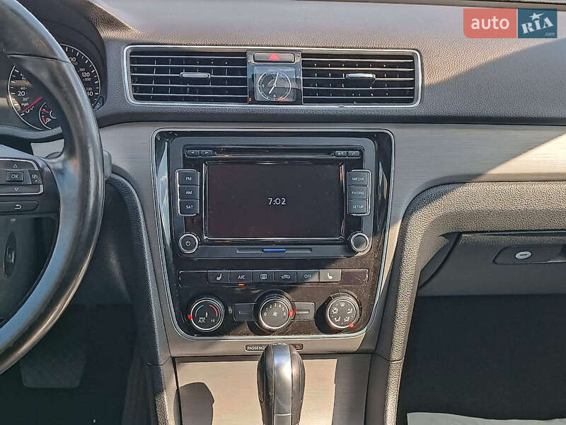 Седан Volkswagen Passat 2015 в Харькове