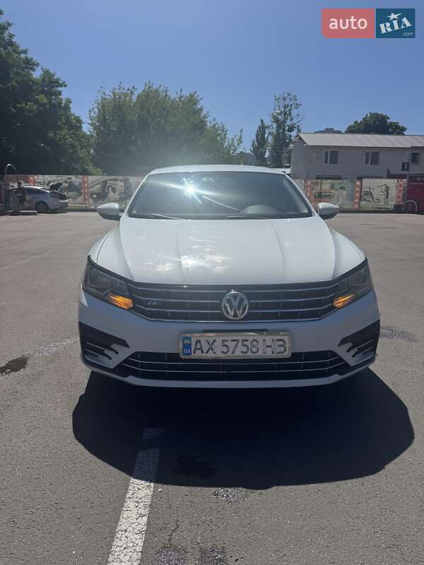 Седан Volkswagen Passat 2017 в Киеве
