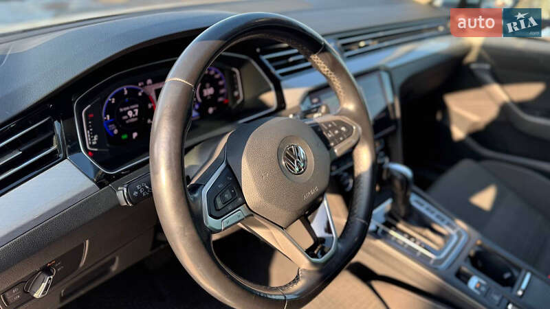 Универсал Volkswagen Passat 2019 в Полтаве фото 18 Универсал Volkswagen Passat 2019 в Полтаве