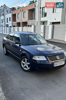 Седан Volkswagen Passat 2003 в Виннице