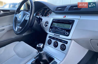 Універсал Volkswagen Passat 2010 в 