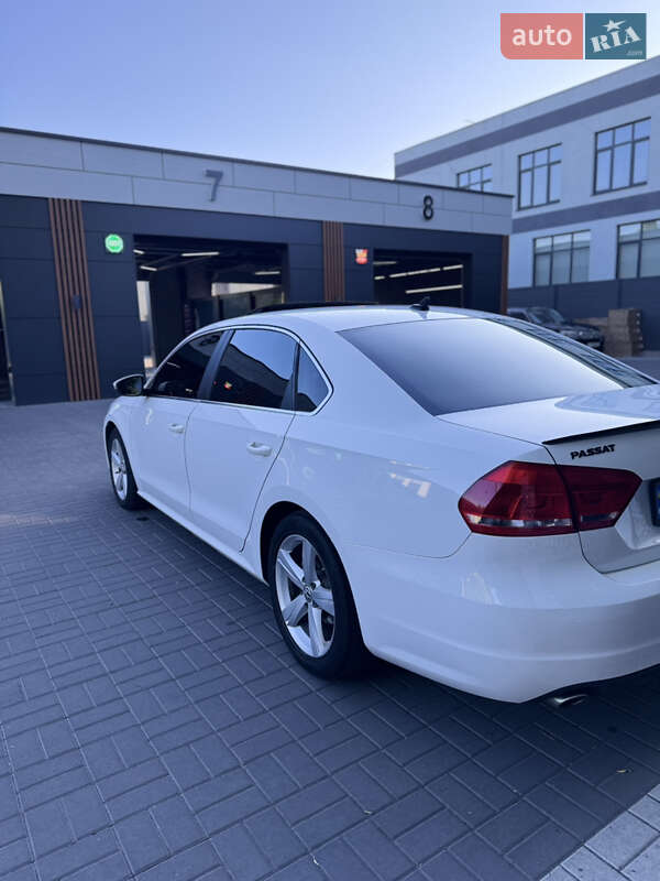 Седан Volkswagen Passat 2012 в Черкассах