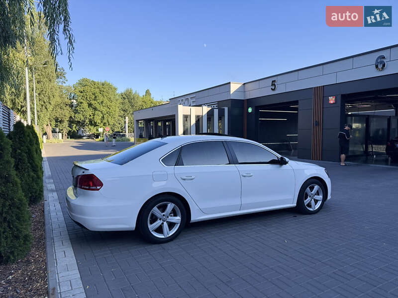 Седан Volkswagen Passat 2012 в Черкассах