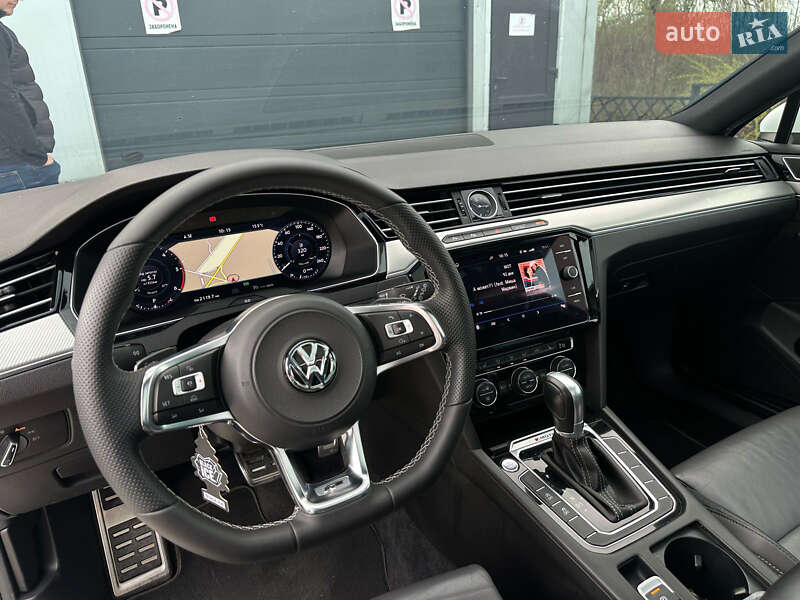 Універсал Volkswagen Passat 2016 в Ужгороді