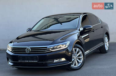 Седан Volkswagen Passat 2019 в Виннице