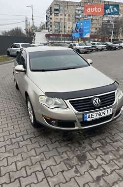 Седан Volkswagen Passat 2007 в Днепре