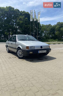 Седан Volkswagen Passat 1989 в Теребовле