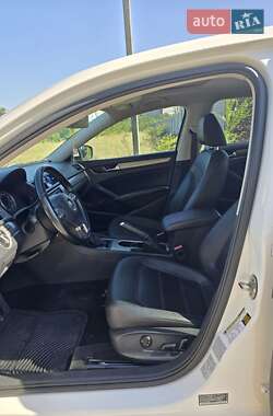 Седан Volkswagen Passat 2015 в 