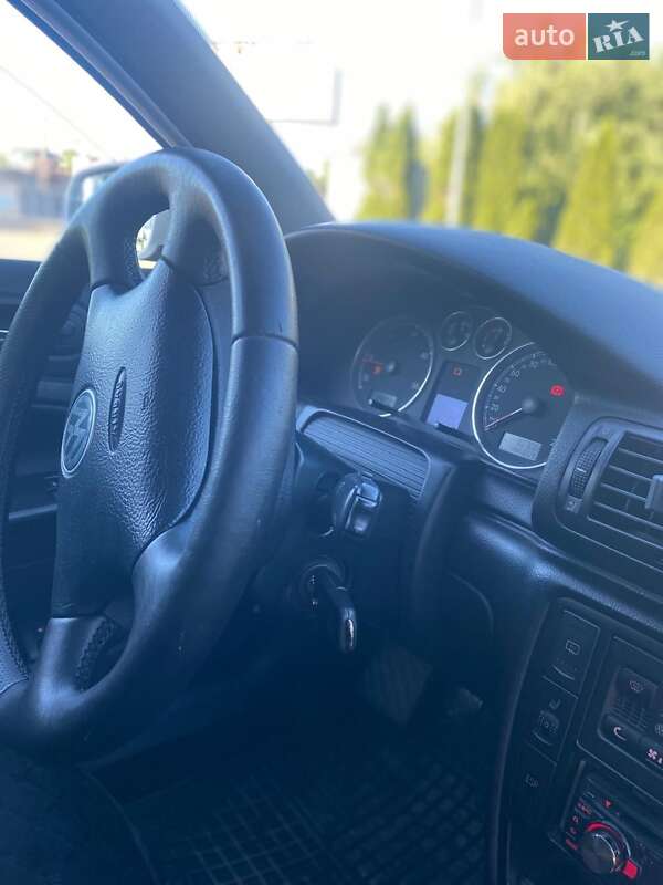 Універсал Volkswagen Passat 2003 в Чернівцях