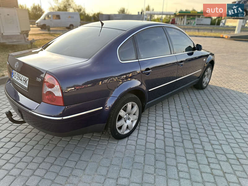 Седан Volkswagen Passat 2002 в Ужгороде
