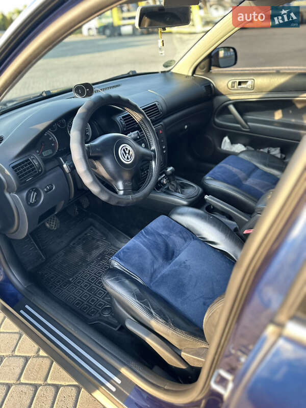 Седан Volkswagen Passat 2002 в Ужгороде