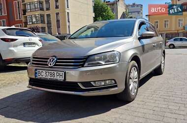 Універсал Volkswagen Passat 2013 в Львові