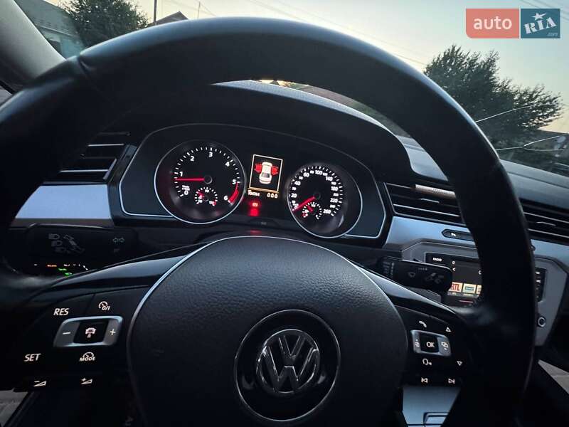 Седан Volkswagen Passat 2015 в Казатине