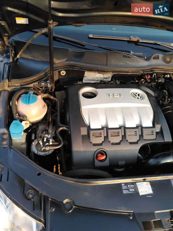 Универсал Volkswagen Passat 2006 в Калуше