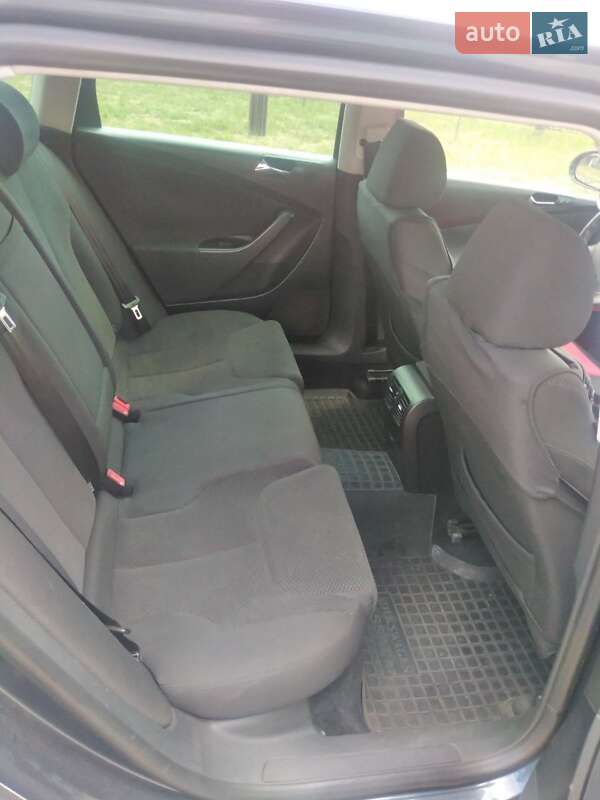 Универсал Volkswagen Passat 2006 в Калуше
