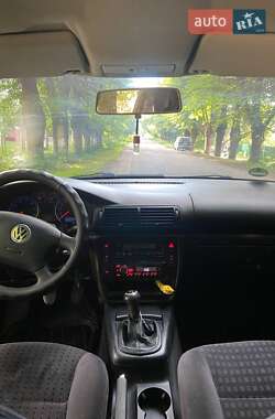 Універсал Volkswagen Passat 2001 в 