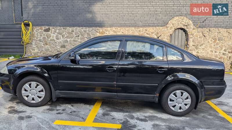 Седан Volkswagen Passat 2005 в Києві