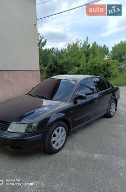 Седан Volkswagen Passat 2000 в Києві