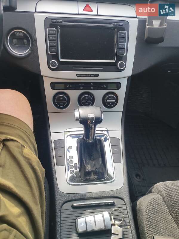 Универсал Volkswagen Passat 2008 в Житомире