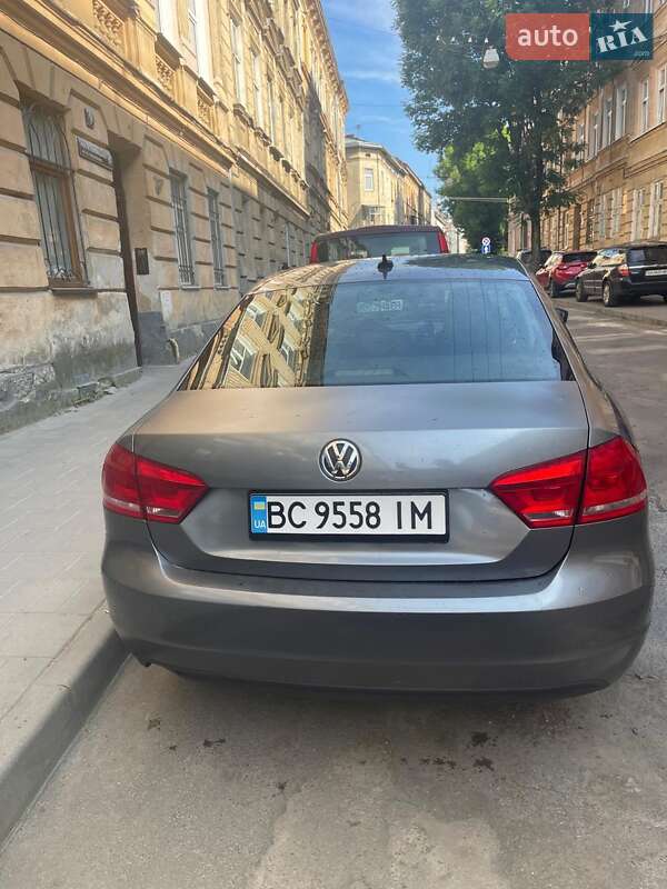 Седан Volkswagen Passat 2015 в Львове