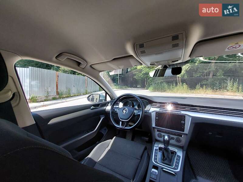 Универсал Volkswagen Passat 2017 в Тернополе фото 18 Универсал Volkswagen Passat 2017 в Тернополе