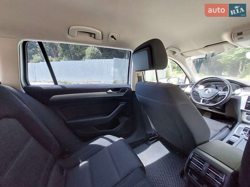 Универсал Volkswagen Passat 2017 в Тернополе фото 21 Универсал Volkswagen Passat 2017 в Тернополе