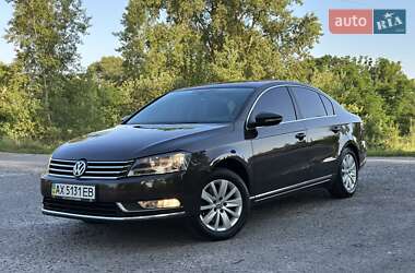 Седан Volkswagen Passat 2013 в Києві