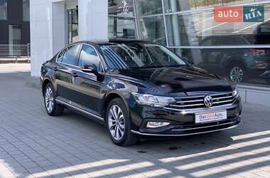 Седан Volkswagen Passat 2021 в Івано-Франківську