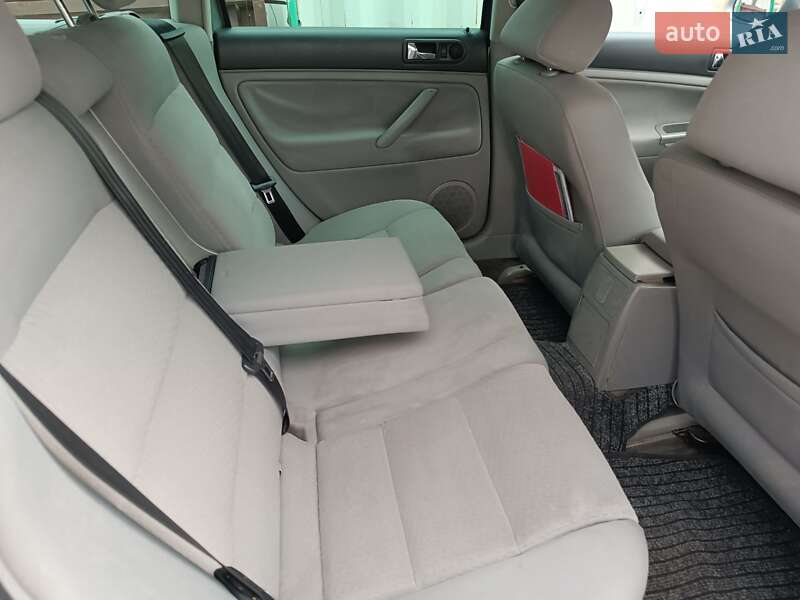 Универсал Volkswagen Passat 2004 в Обухове фото 6 Универсал Volkswagen Passat 2004 в Обухове