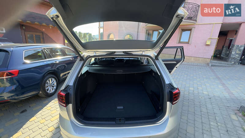 Универсал Volkswagen Passat 2021 в Сваляве